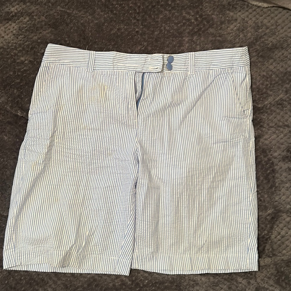 Women’s vineyard vines Bermuda shorts blue and white pin straight size 14